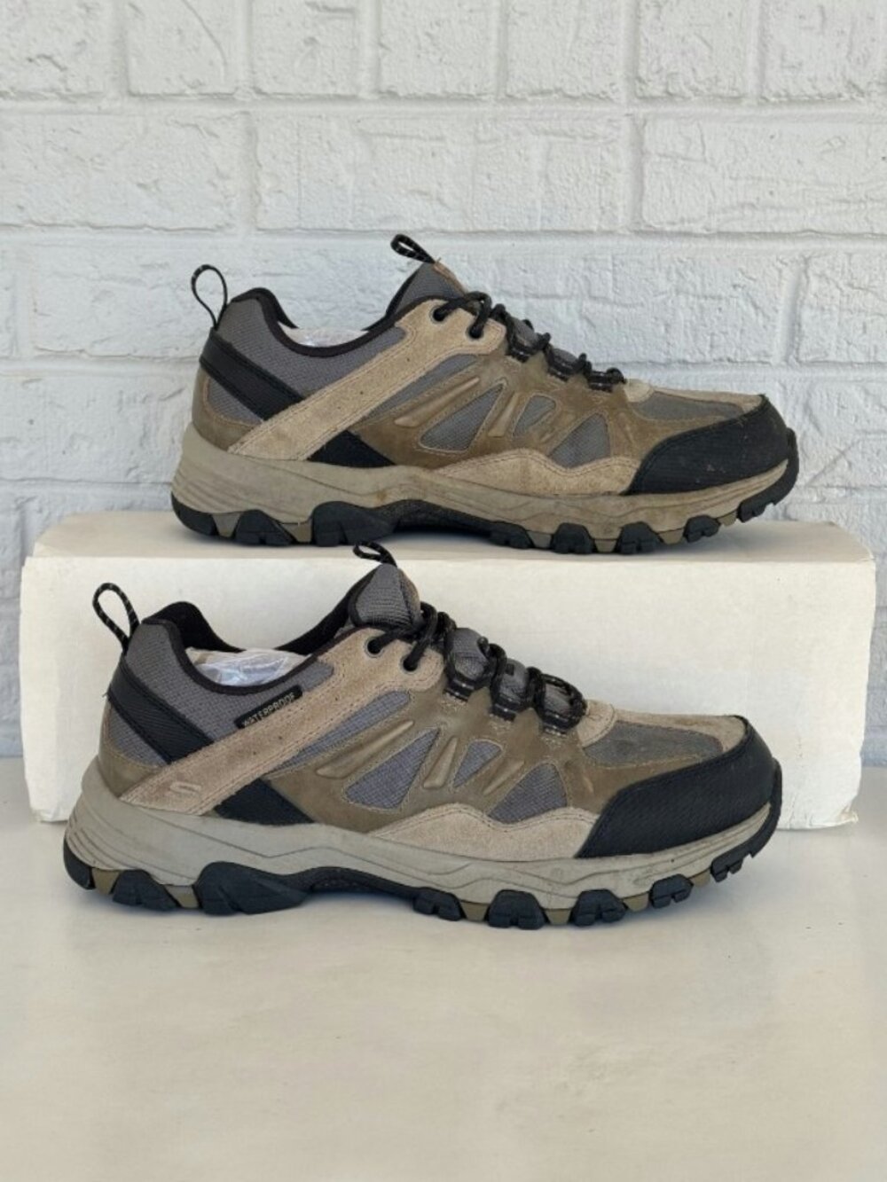 Skechers Relaxed Fit Hiking Shoes Men's 9.5
